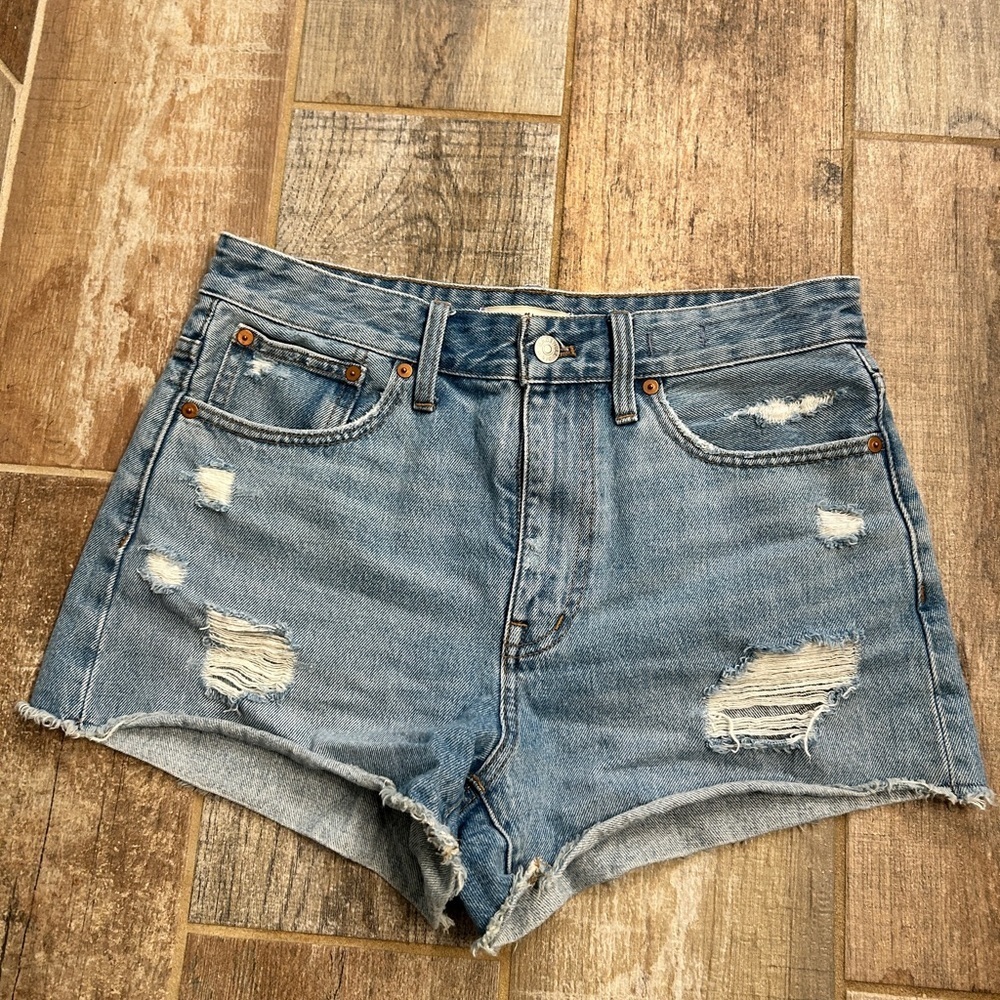 Madewell the relaxed short distressed denim shorts women’s size 26 - Picture 2 of 8